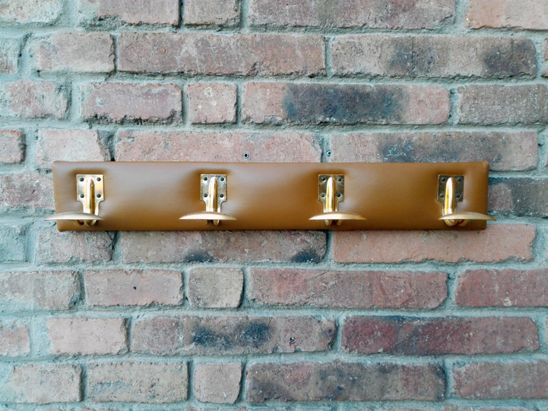 colgador pared madera skay metal dorado 9_5x60x9 1u